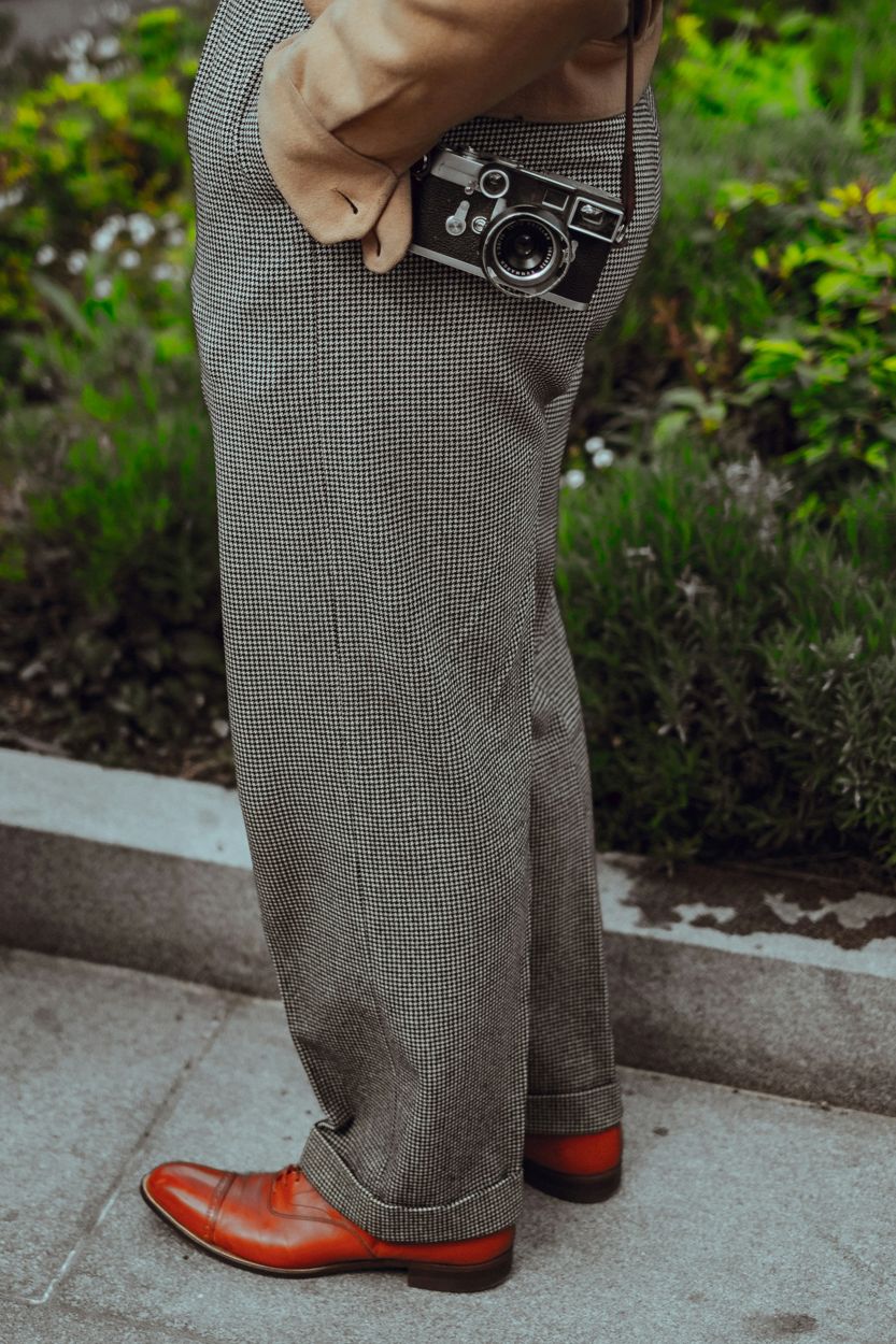 Straight-leg trousers